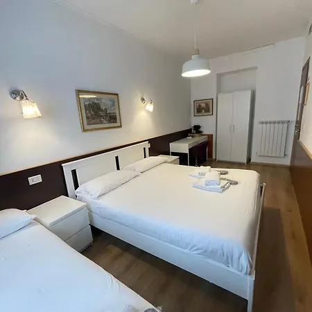 Gold House Affittacamere 4*