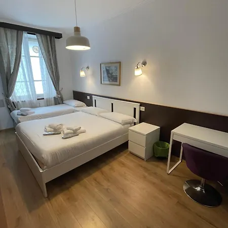 Gold House Affittacamere 4*