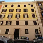 Gold House Гостевой дом Рим